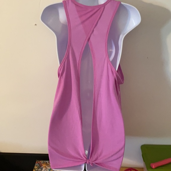 Bundle Two RealTree Women’s Tanks New - Picture 2 of 8